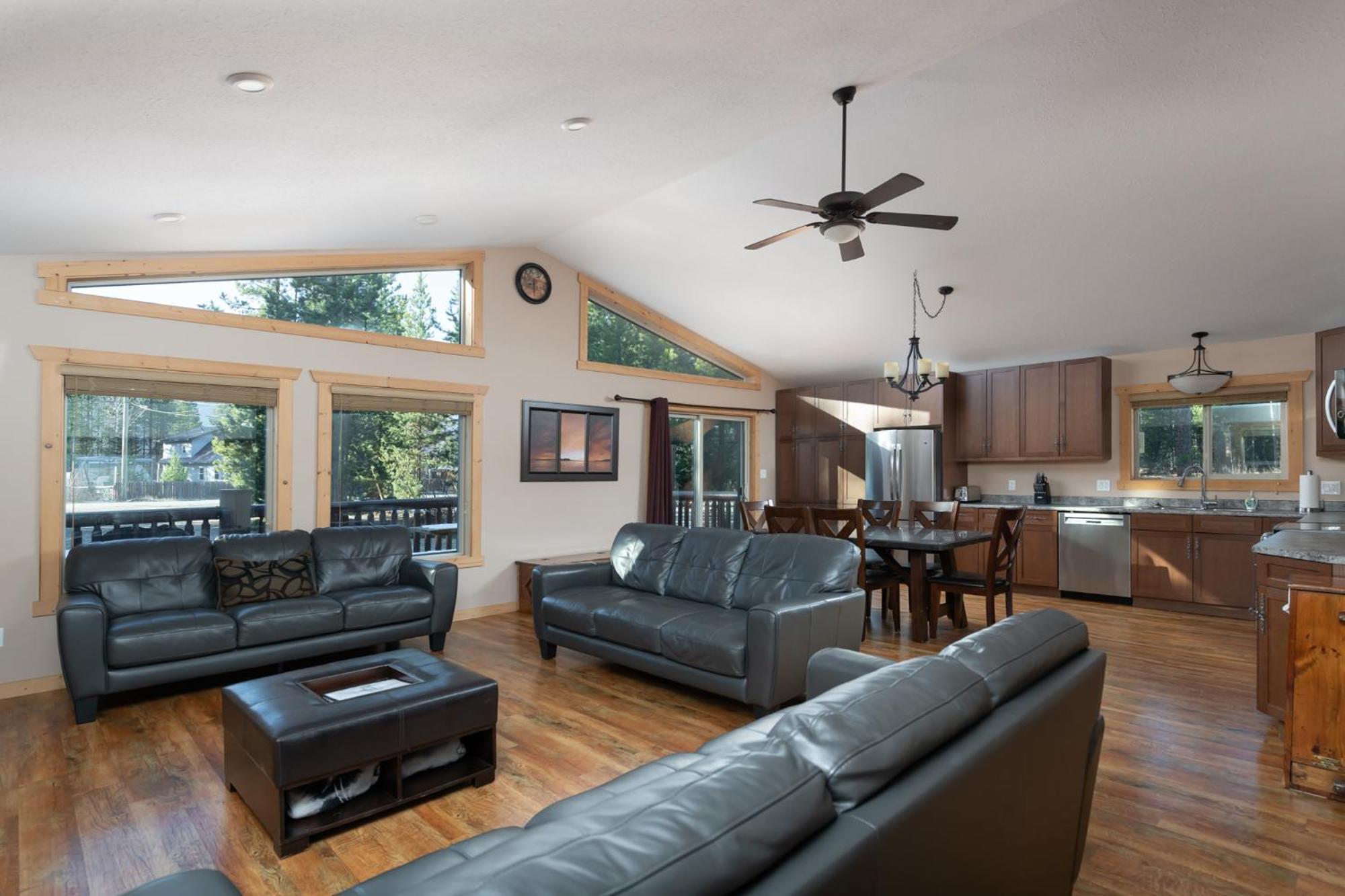Mama Bear Villa Valemount Exterior photo